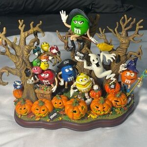 Vintage Danbury Mint M&M’s Haunted Pumpkin Patch Lighted Sculpture Halloween